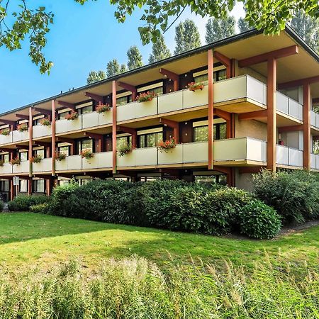 Campanile Hotel & Restaurant レーワールデン エクステリア 写真