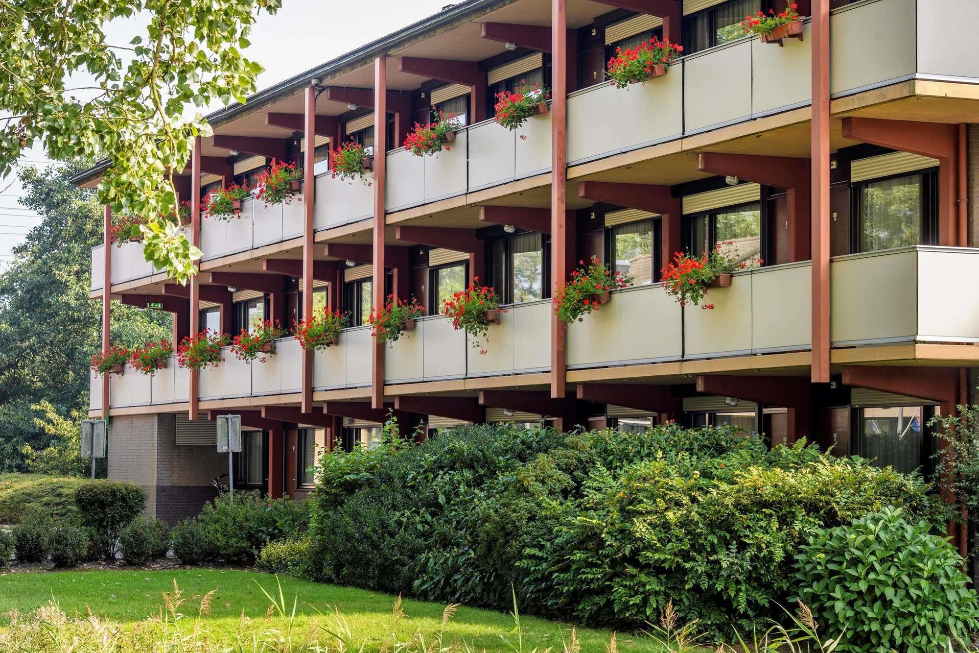 Campanile Hotel & Restaurant レーワールデン エクステリア 写真
