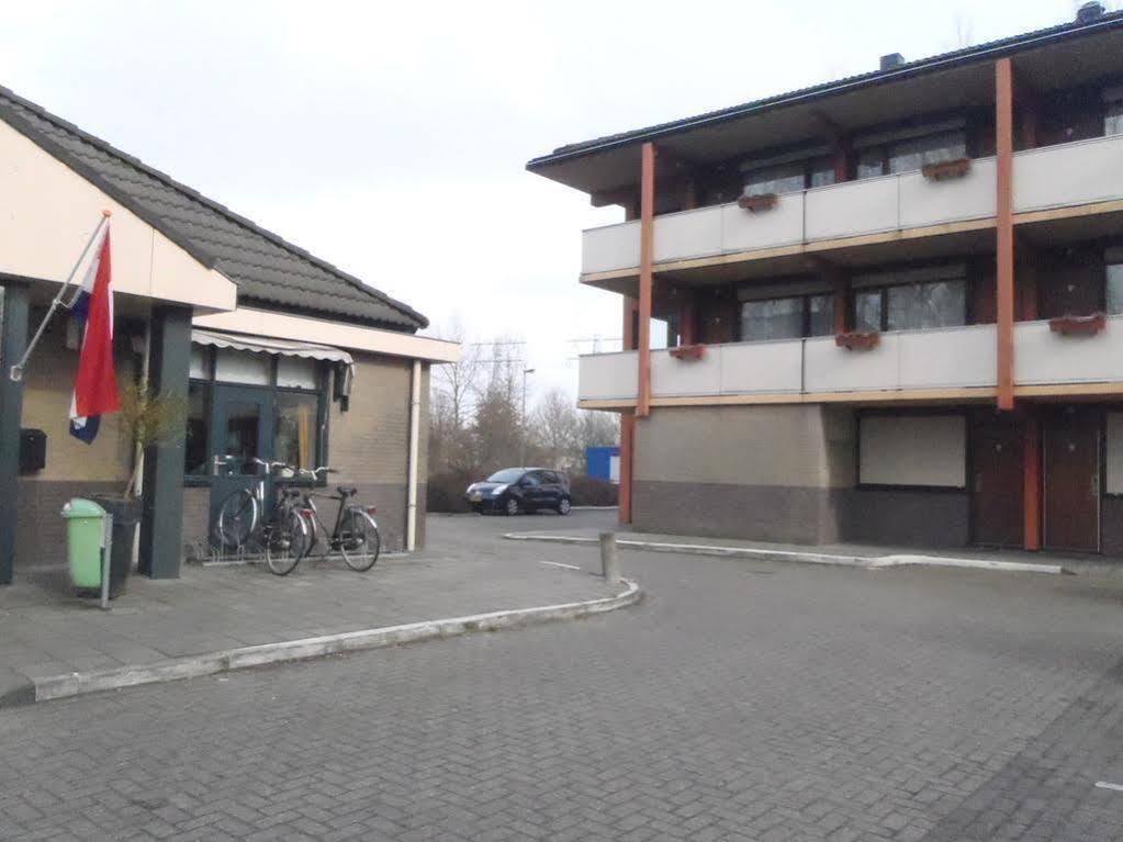 Campanile Hotel & Restaurant レーワールデン エクステリア 写真